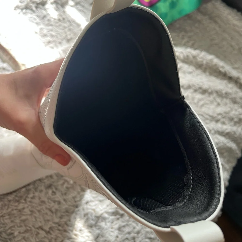 White Western Cowboy Boots - Picture 4 of 7